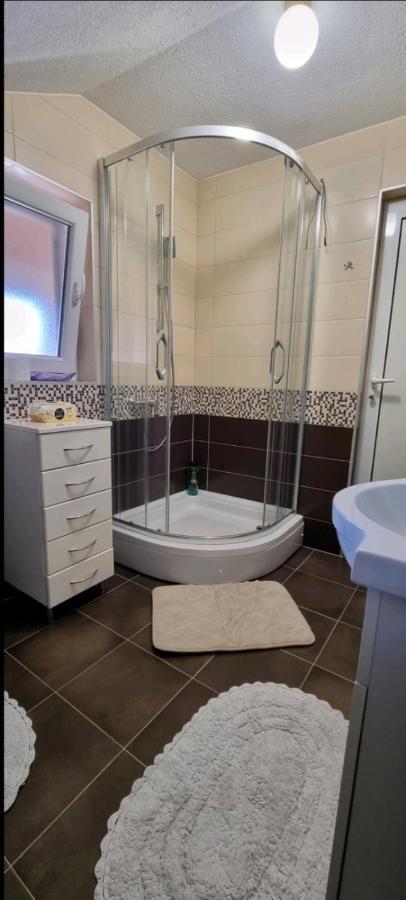 Apartman Avram Kotor Varos Exteriör bild