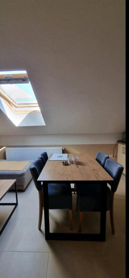 Apartman Avram Kotor Varos Exteriör bild
