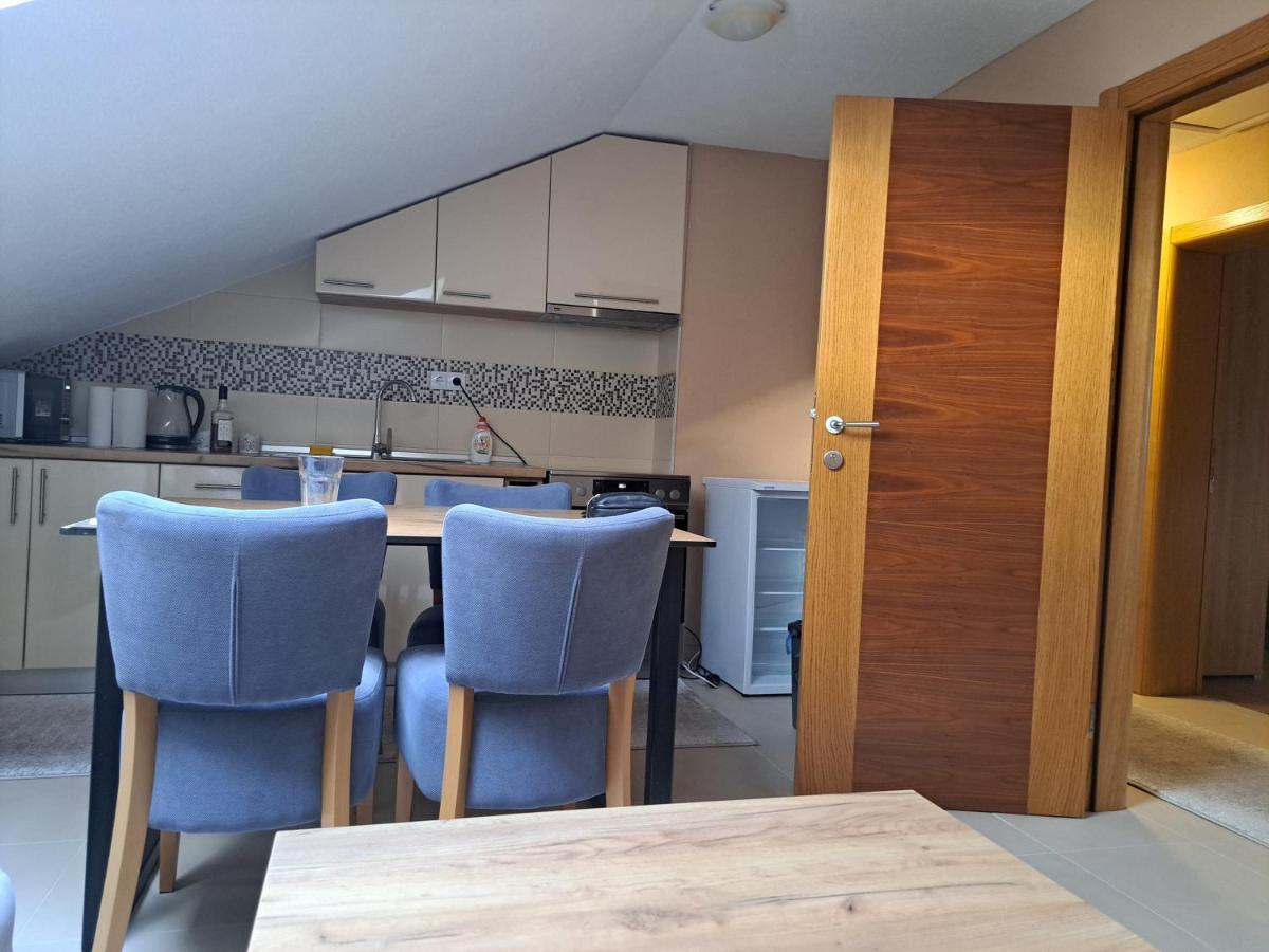 Apartman Avram Kotor Varos Exteriör bild
