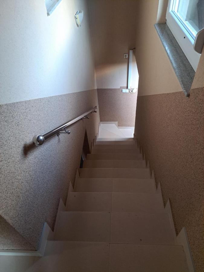 Apartman Avram Kotor Varos Exteriör bild