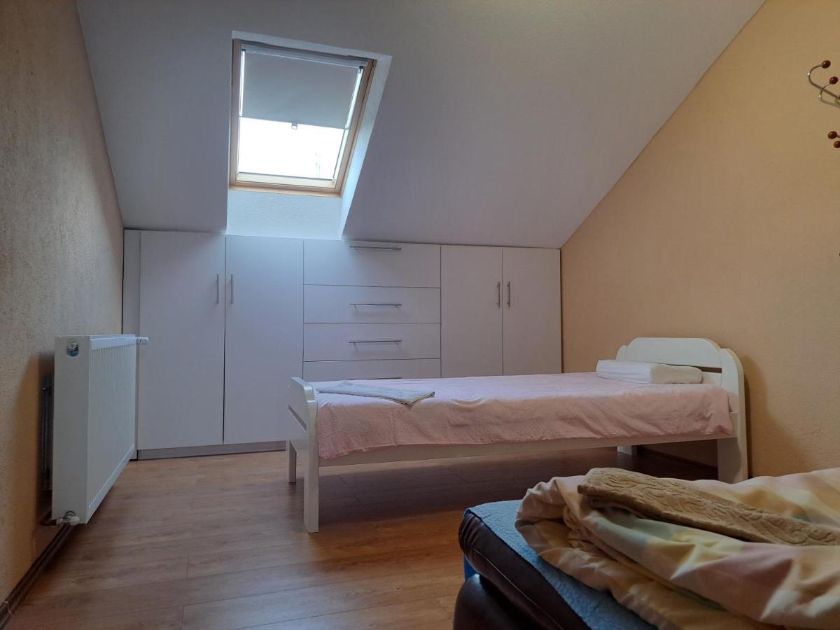 Apartman Avram Kotor Varos Exteriör bild